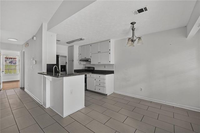 7185 Nunn Woods Way, Fairburn, GA 30213