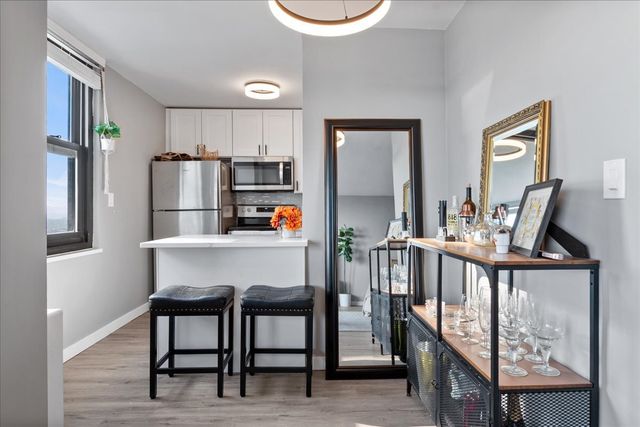 5701 N Sheridan Road 25C, Chicago, IL 60660