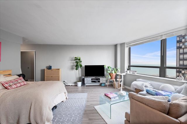 5701 N Sheridan Road 25C, Chicago, IL 60660