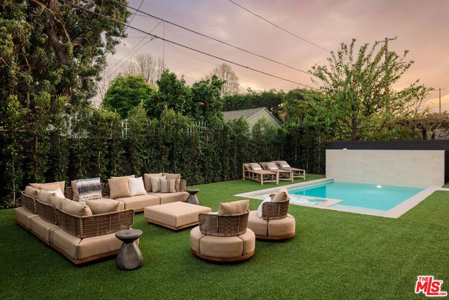 11500 Kingsland Street, Los Angeles, CA 90066