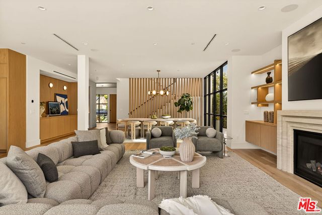 11500 Kingsland Street, Los Angeles, CA 90066