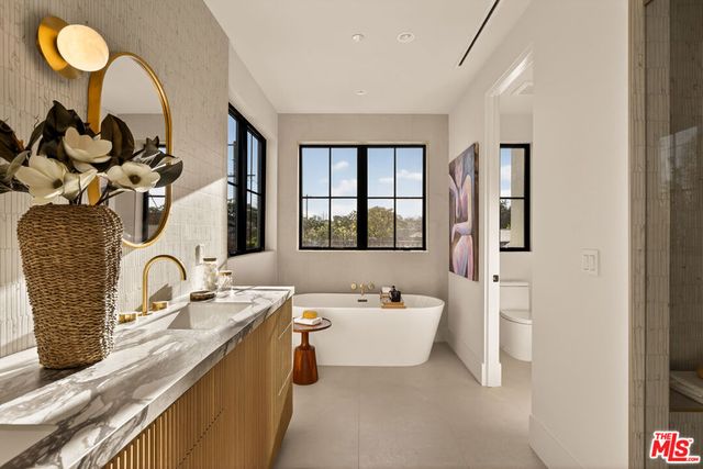 11500 Kingsland Street, Los Angeles, CA 90066