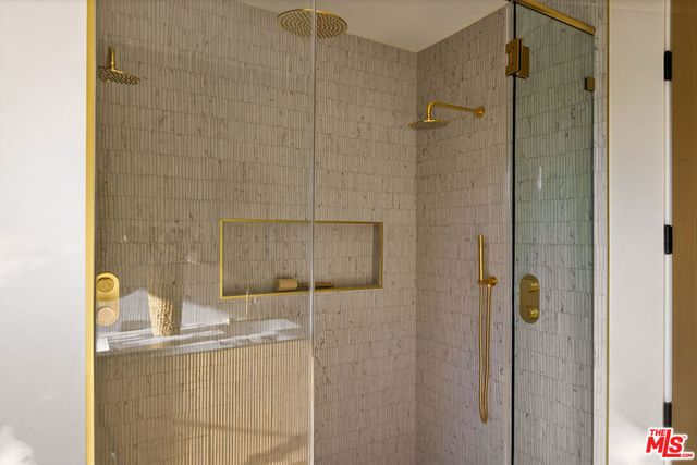 11500 Kingsland Street, Los Angeles, CA 90066