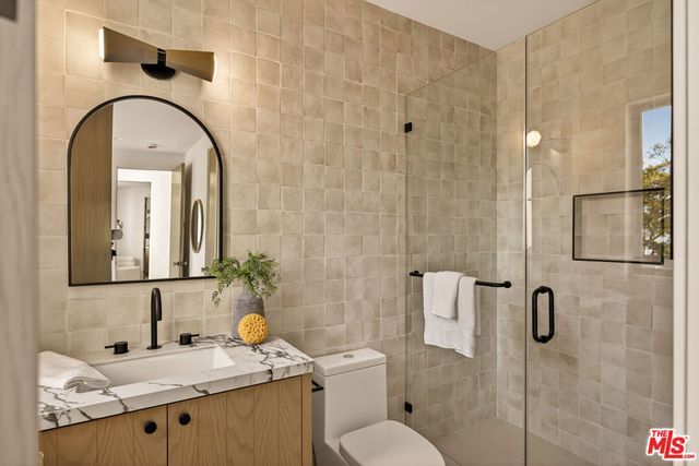 11500 Kingsland Street, Los Angeles, CA 90066