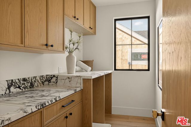 11500 Kingsland Street, Los Angeles, CA 90066