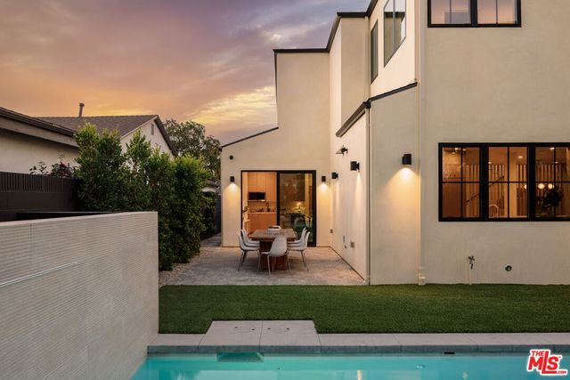 11500 Kingsland Street, Los Angeles, CA 90066