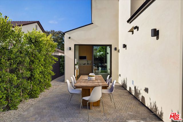 11500 Kingsland Street, Los Angeles, CA 90066