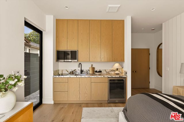 11500 Kingsland Street, Los Angeles, CA 90066