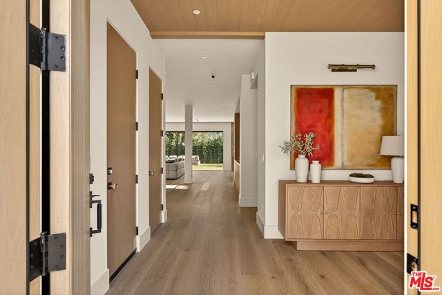 11500 Kingsland Street, Los Angeles, CA 90066