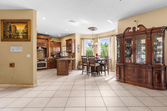 1021 NW 185th Avenue, Pembroke Pines, FL 33029