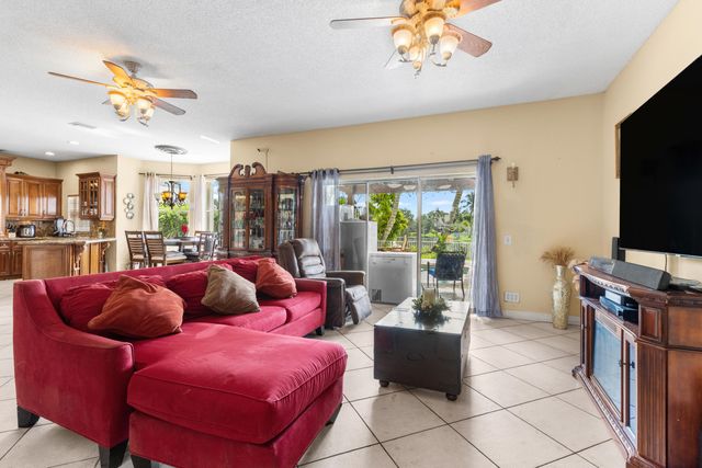 1021 NW 185th Avenue, Pembroke Pines, FL 33029