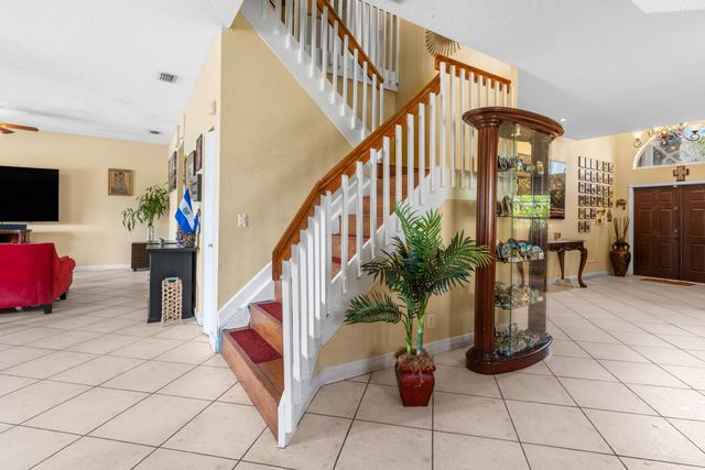 1021 NW 185th Avenue, Pembroke Pines, FL 33029