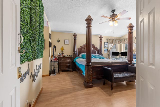 1021 NW 185th Avenue, Pembroke Pines, FL 33029