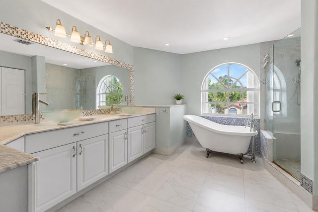 1021 NW 185th Avenue, Pembroke Pines, FL 33029