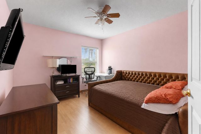 1021 NW 185th Avenue, Pembroke Pines, FL 33029