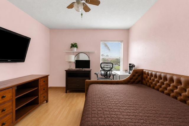 1021 NW 185th Avenue, Pembroke Pines, FL 33029