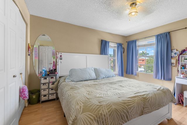 1021 NW 185th Avenue, Pembroke Pines, FL 33029