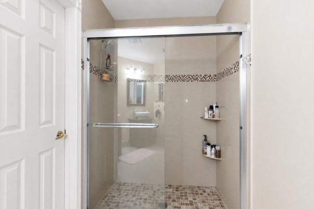 1021 NW 185th Avenue, Pembroke Pines, FL 33029
