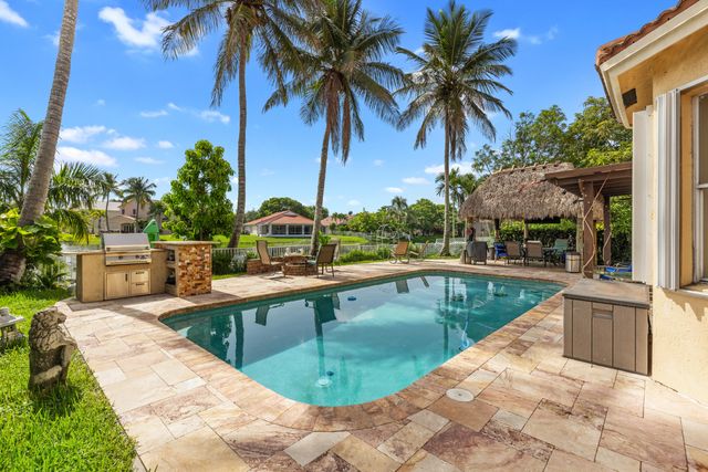 1021 NW 185th Avenue, Pembroke Pines, FL 33029