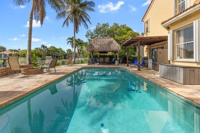 1021 NW 185th Avenue, Pembroke Pines, FL 33029