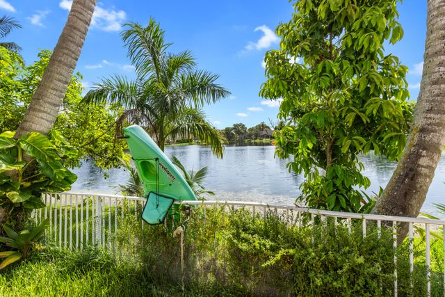 1021 NW 185th Avenue, Pembroke Pines, FL 33029