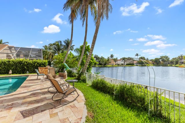 1021 NW 185th Avenue, Pembroke Pines, FL 33029