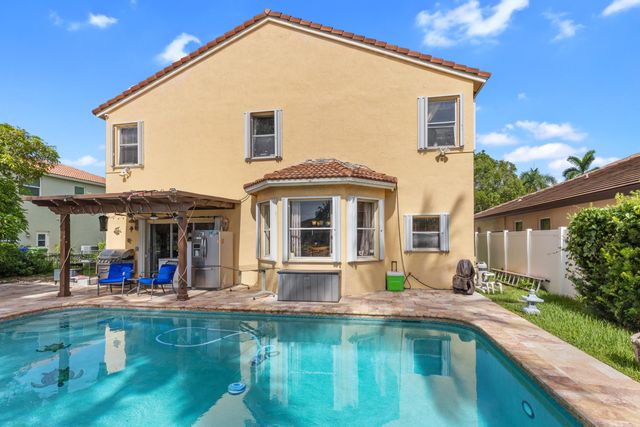 1021 NW 185th Avenue, Pembroke Pines, FL 33029