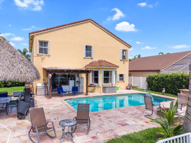 1021 NW 185th Avenue, Pembroke Pines, FL 33029