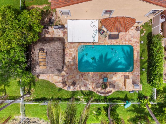 1021 NW 185th Avenue, Pembroke Pines, FL 33029