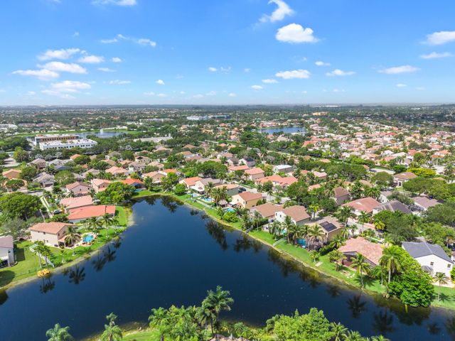 1021 NW 185th Avenue, Pembroke Pines, FL 33029