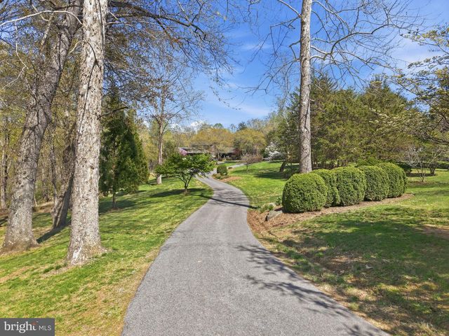 13505 DEAKINS LN, Germantown, MD 20874