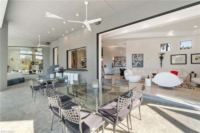 570 Portsmouth CT, Naples, FL 34110