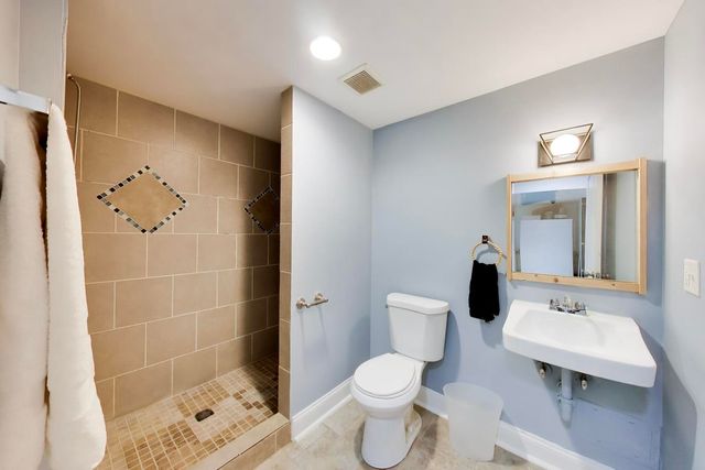 3438 W Le Moyne Street, Chicago, IL 60651