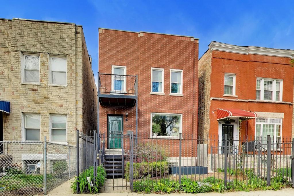 3438 W Le Moyne Street, Chicago, IL 60651