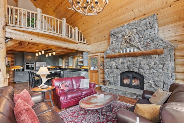 69440 Crooked Horseshoe Road, Sisters, OR 97759