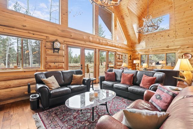 69440 Crooked Horseshoe Road, Sisters, OR 97759