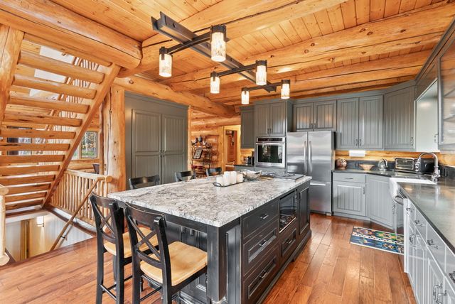 69440 Crooked Horseshoe Road, Sisters, OR 97759