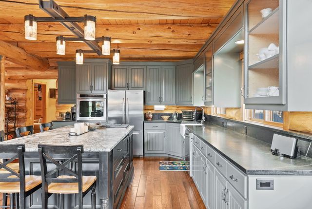 69440 Crooked Horseshoe Road, Sisters, OR 97759