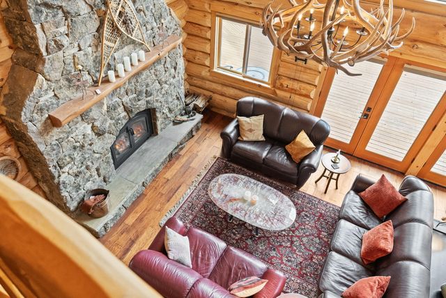 69440 Crooked Horseshoe Road, Sisters, OR 97759