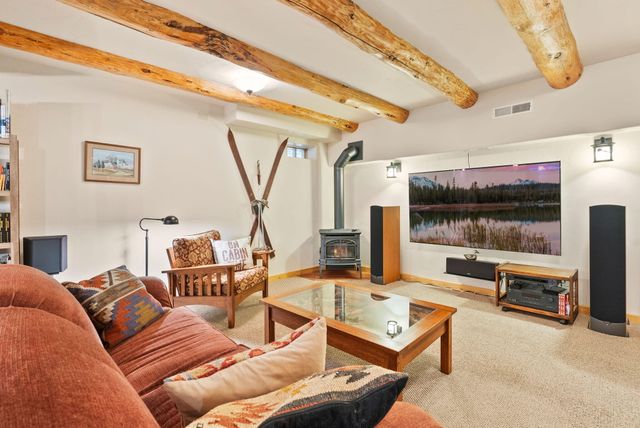 69440 Crooked Horseshoe Road, Sisters, OR 97759