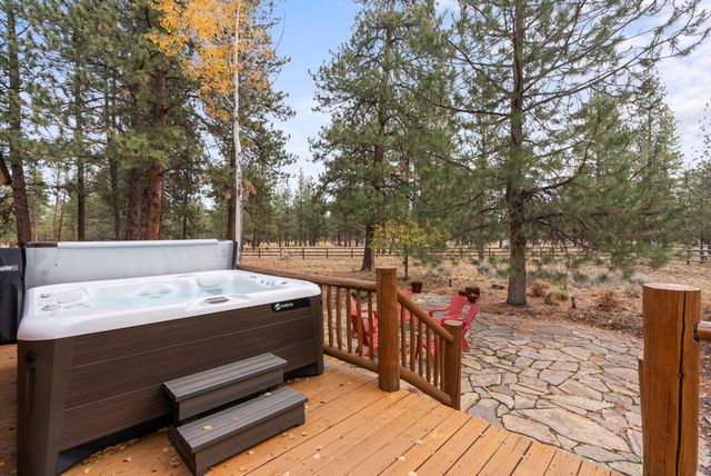 69440 Crooked Horseshoe Road, Sisters, OR 97759