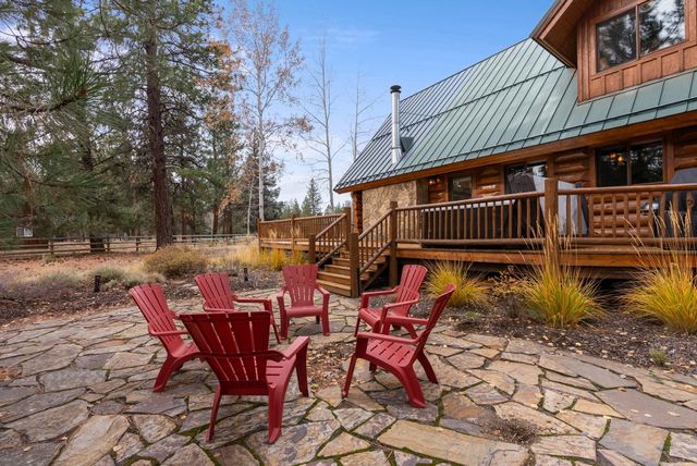 69440 Crooked Horseshoe Road, Sisters, OR 97759