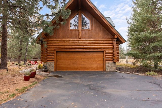 69440 Crooked Horseshoe Road, Sisters, OR 97759