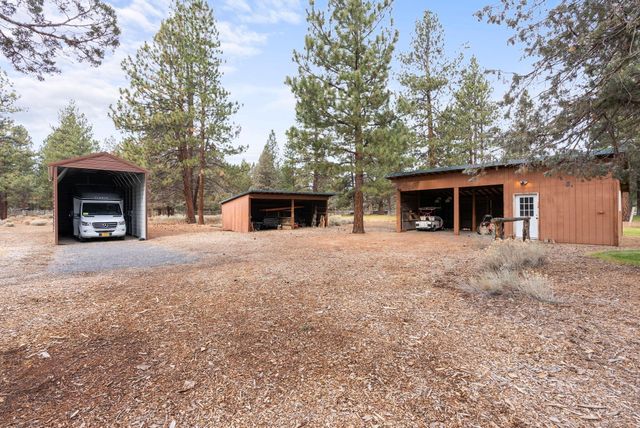 69440 Crooked Horseshoe Road, Sisters, OR 97759