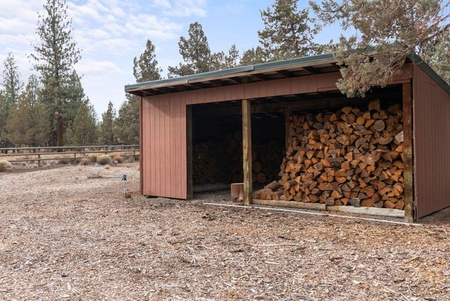 69440 Crooked Horseshoe Road, Sisters, OR 97759