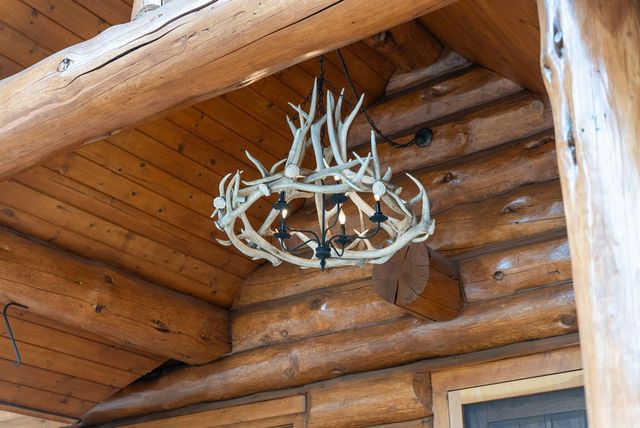 69440 Crooked Horseshoe Road, Sisters, OR 97759