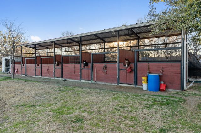 1715 S Joe Wilson Road, Ovilla, TX 75104