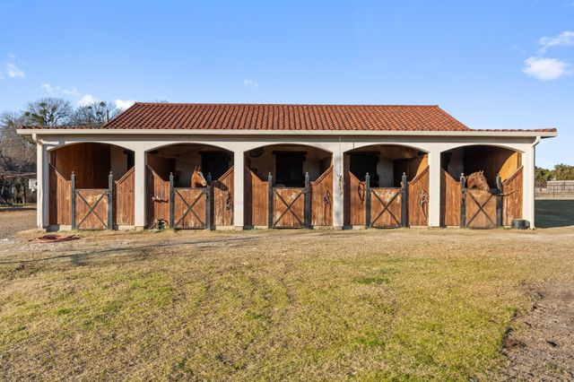 1715 S Joe Wilson Road, Ovilla, TX 75104