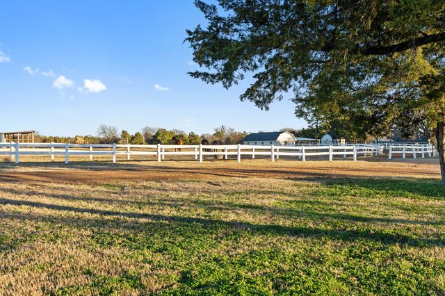 1715 S Joe Wilson Road, Ovilla, TX 75104