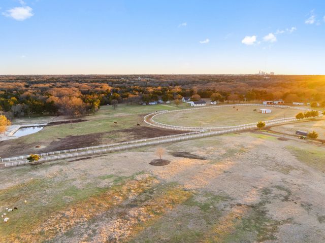 1715 S Joe Wilson Road, Ovilla, TX 75104